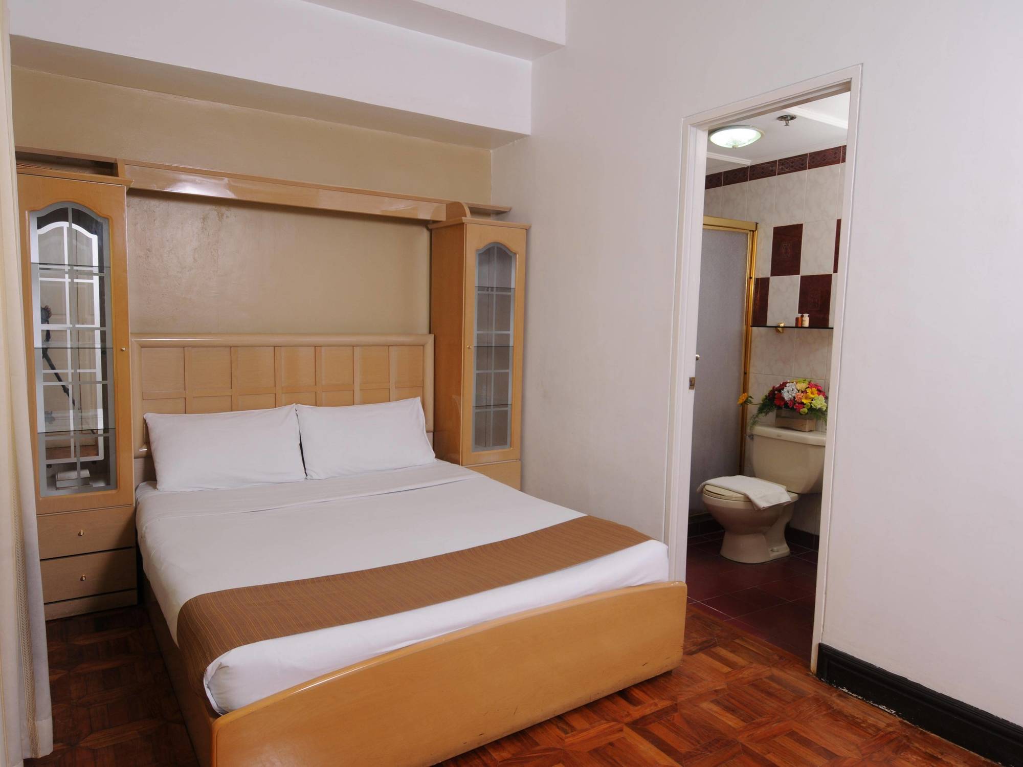 Bsa Suites Makati City Exterior photo