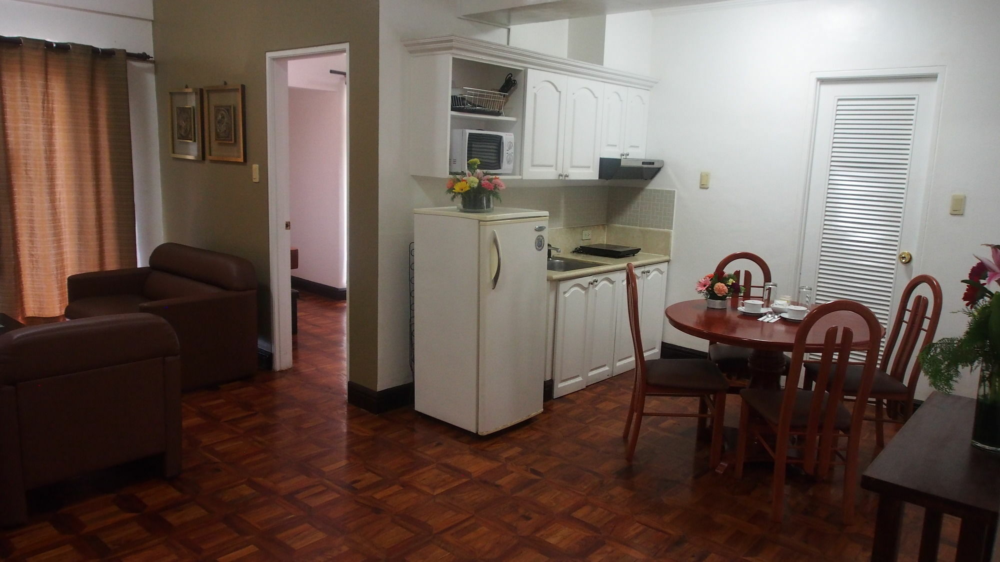 Bsa Suites Makati City Exterior photo